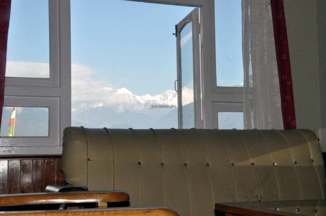 ホテル ラブデンツェ レジデンシー Pemayangtse エクステリア 写真