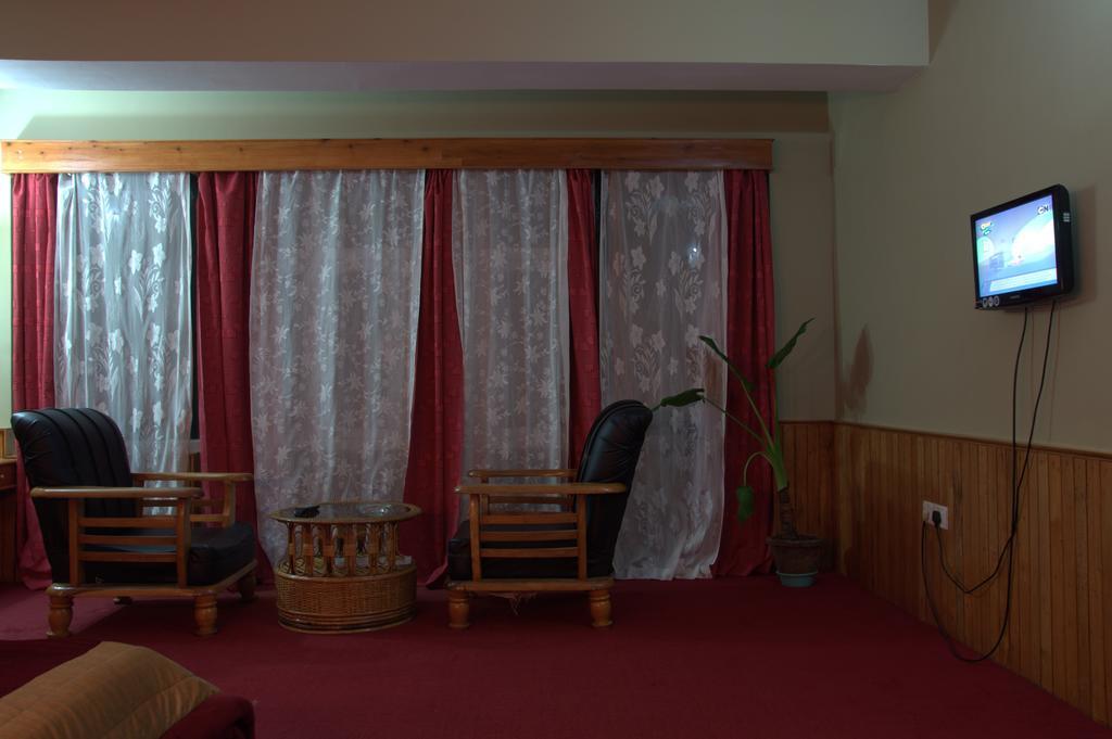 ホテル ラブデンツェ レジデンシー Pemayangtse エクステリア 写真
